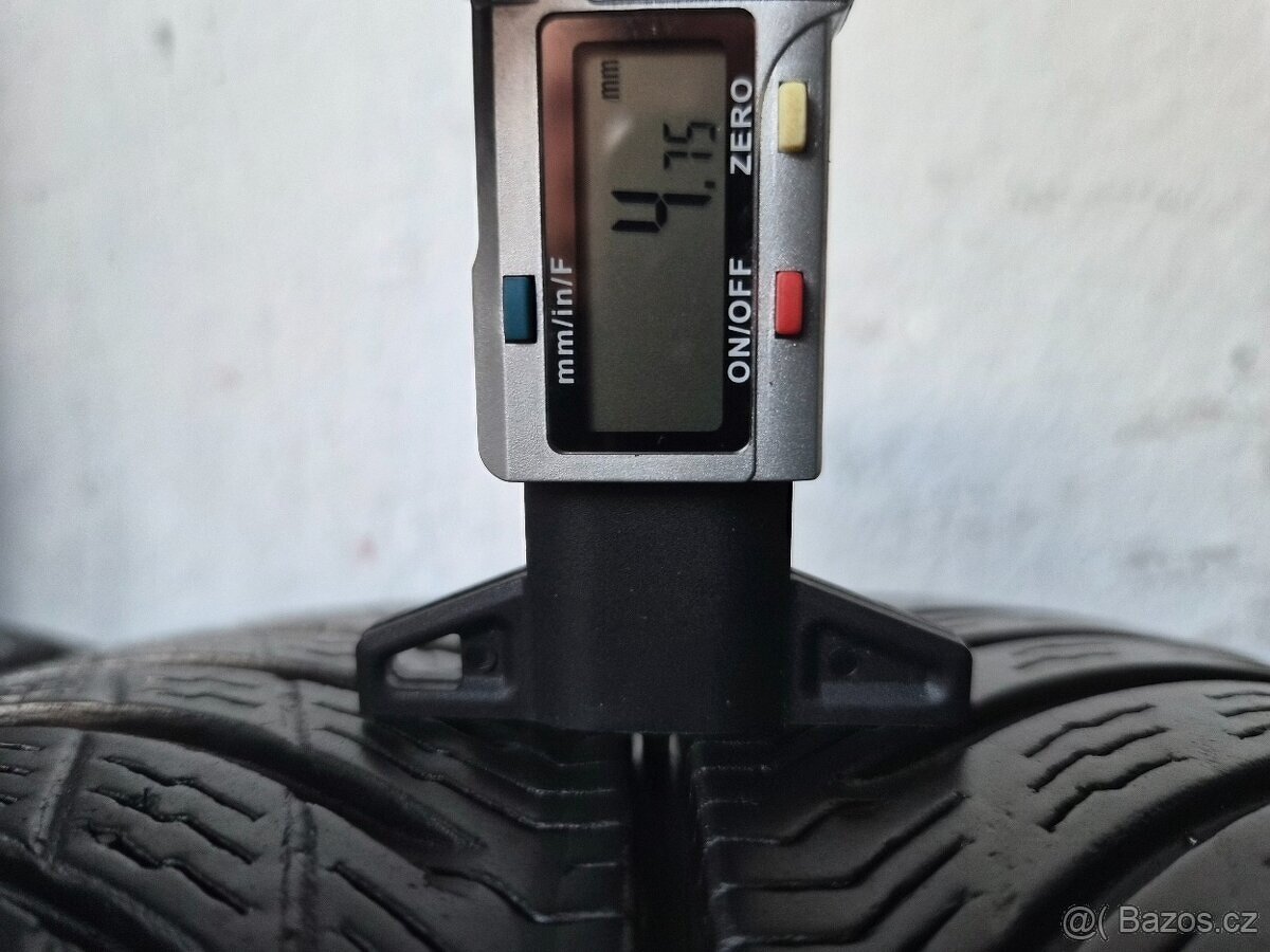 Pár zimních pneu Michelin Pilot Alpin 5 235/40 R19 XL - 3