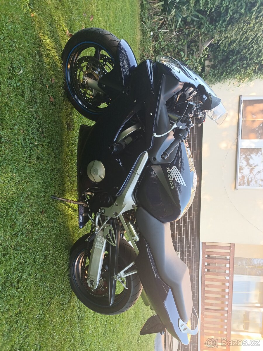 Honda CBR 600F - 3