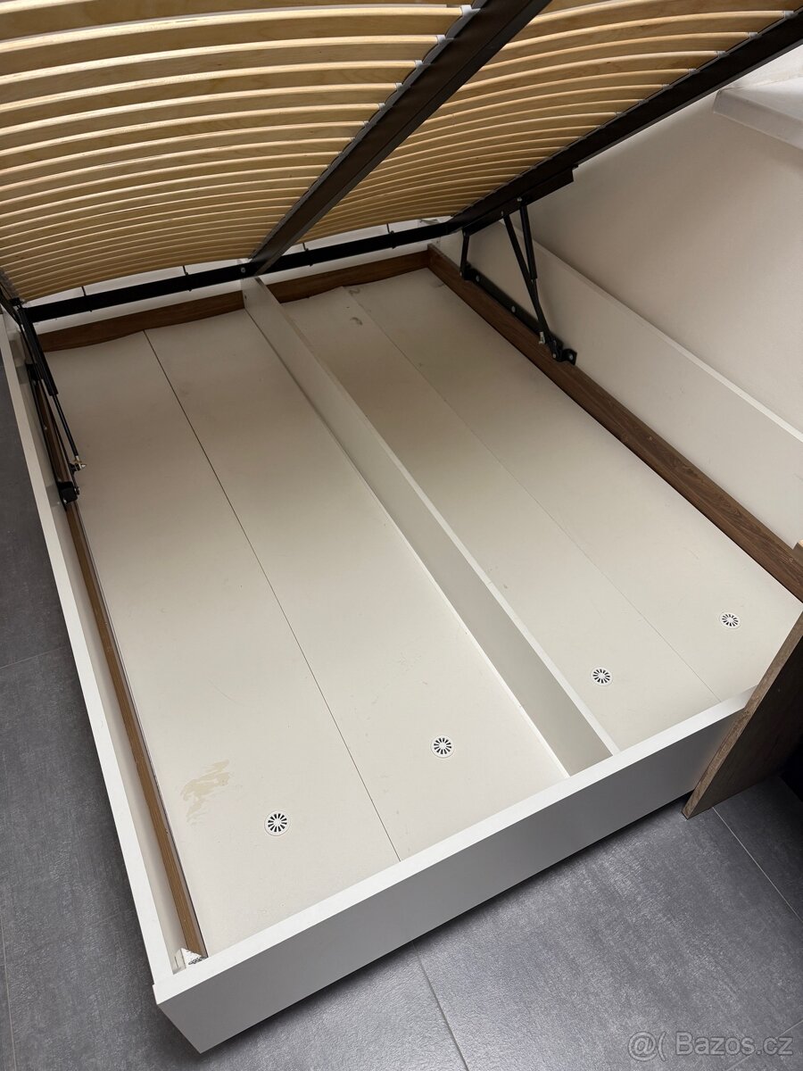 Postel 140x200 a úložným prostorem, roštem a čelem - 3