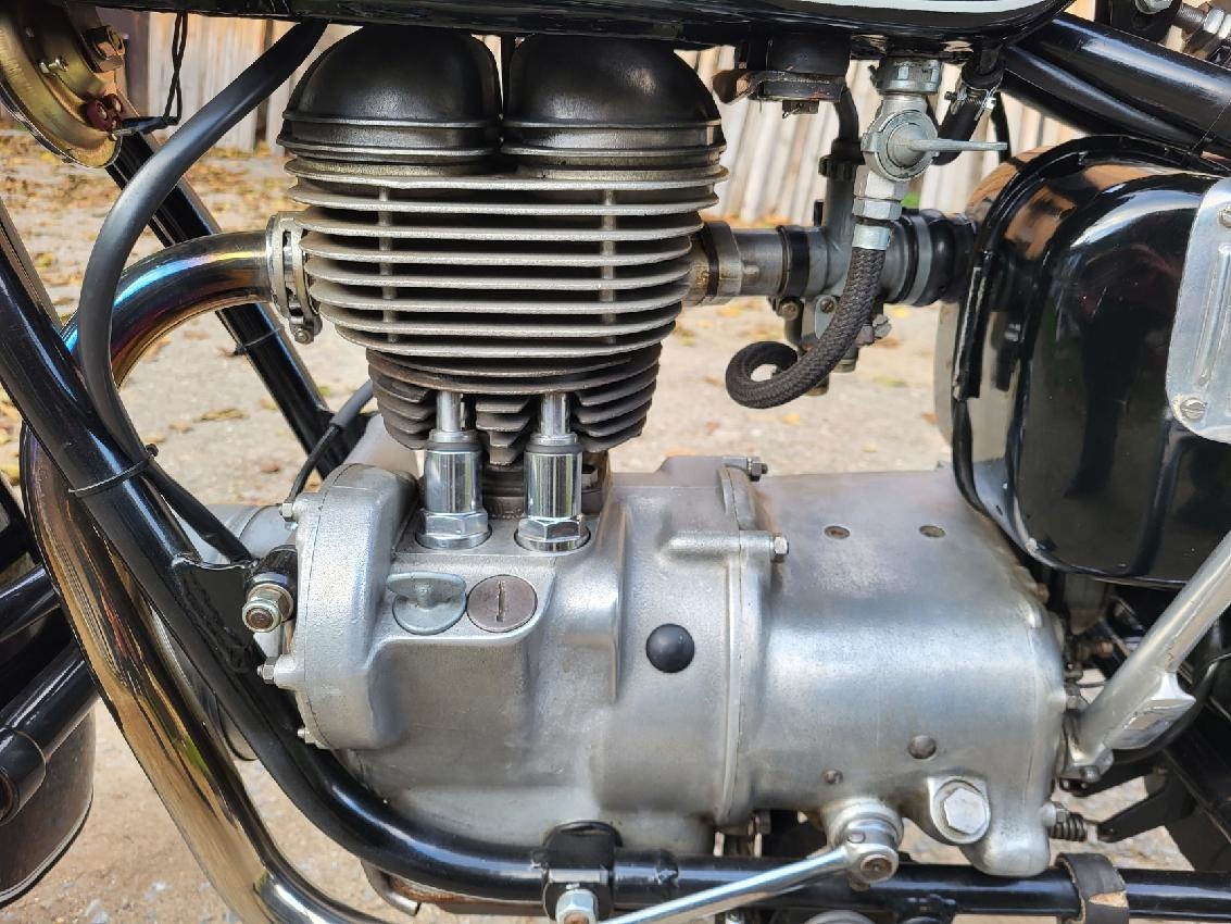 BMW R26 1956, všechny čísla shodné,včetně bílé SPZ a TP - 3
