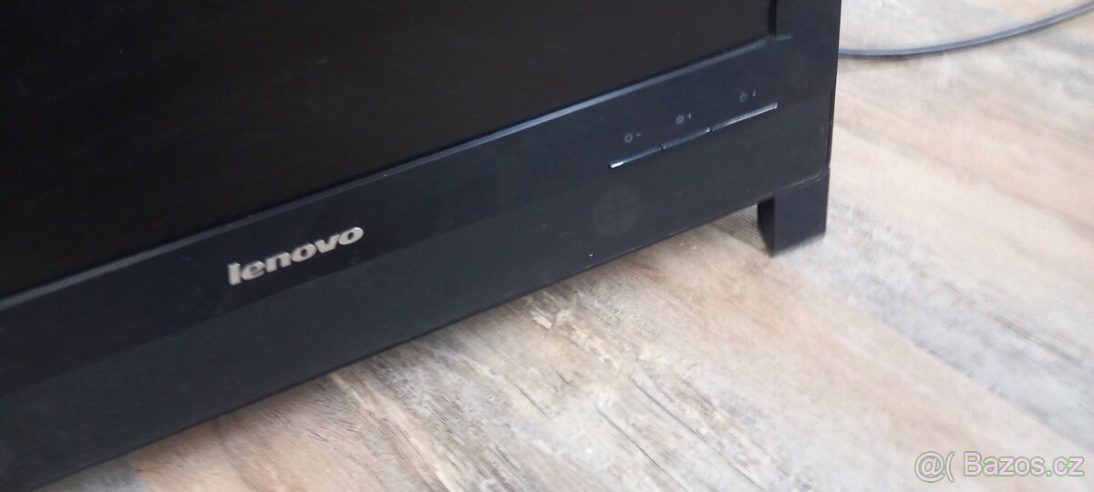 Počítač stolní Lenovo - 3