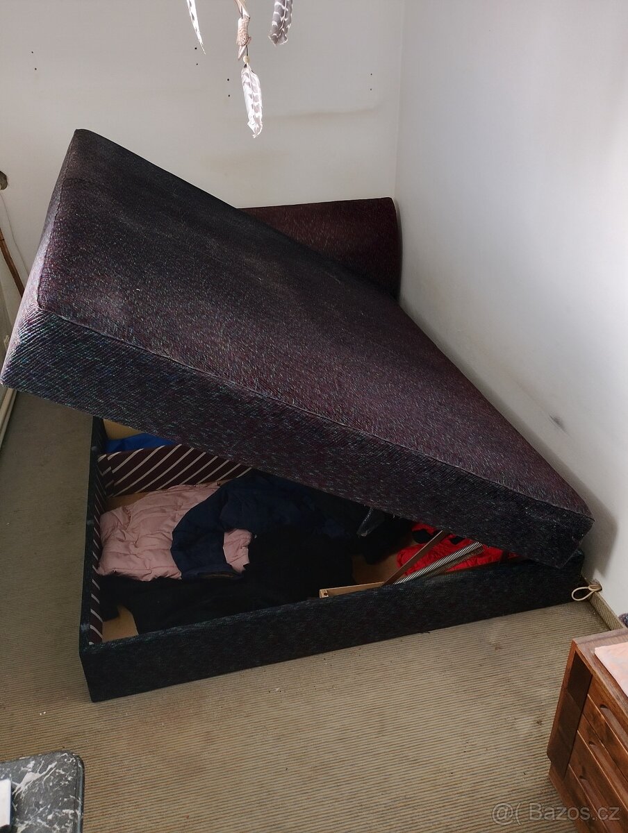 Čalouněná postel - 3