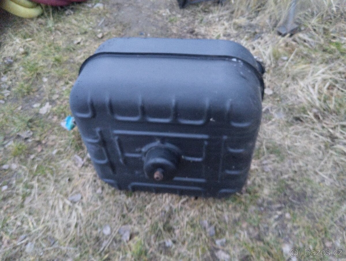 Prodám nádrž na Tatra - 3