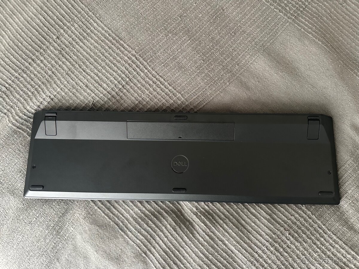 Bezdrátová sada klávesnice + myš - 3