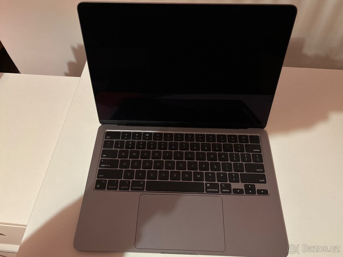 Apple MacBook 13 M2 2022 - 3