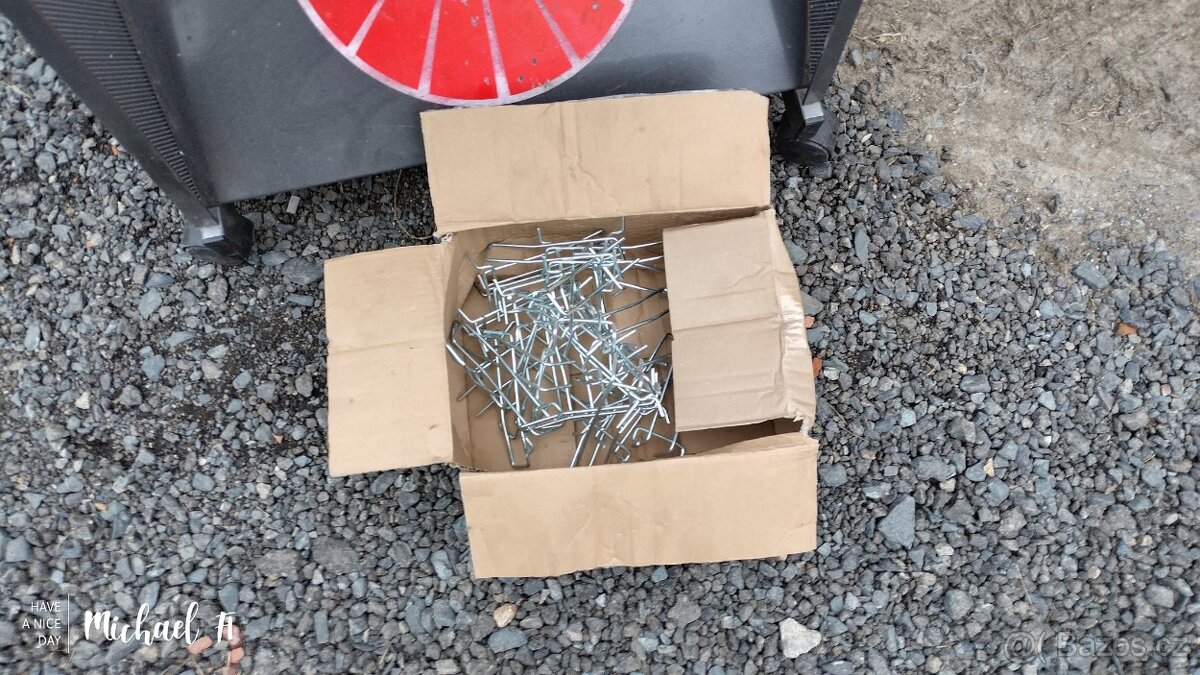 Stojan s háčkami na sazenice, aj. visící předměty - 3