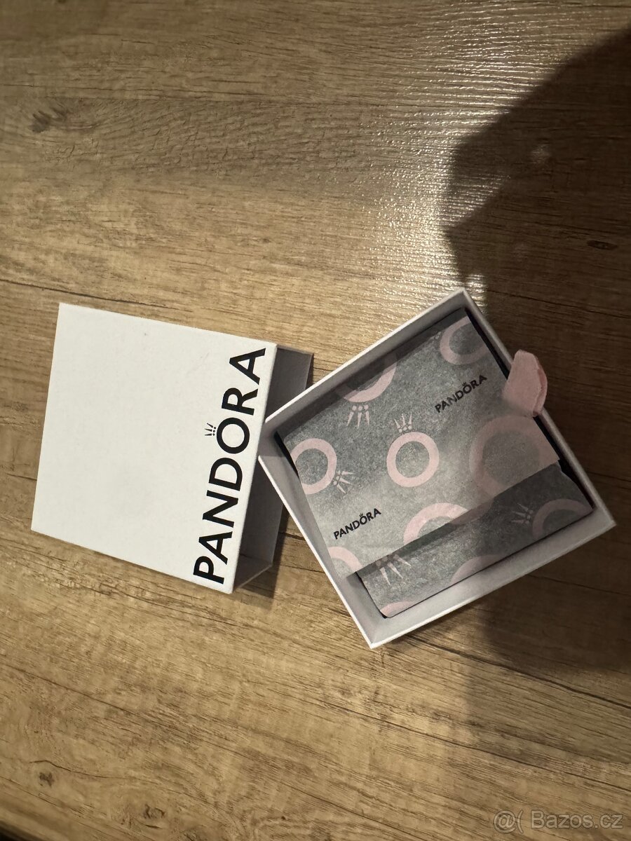 Taštičky a dvě krabičky Pandory - 3