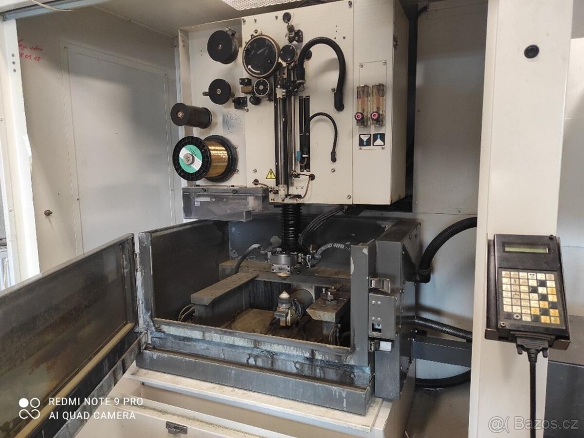 Elektroerozivní drátová řezačka FANUC Robocut 0iA (6869) - 3