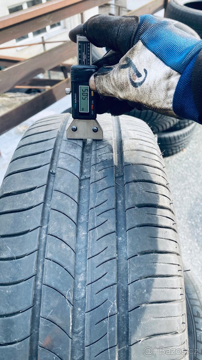 Michelin 205/60R16 - 3