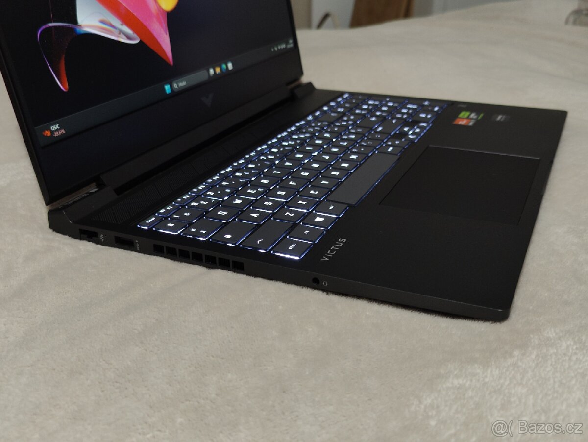 Herní notebook HP victus 16 z RTX 4070 - 3