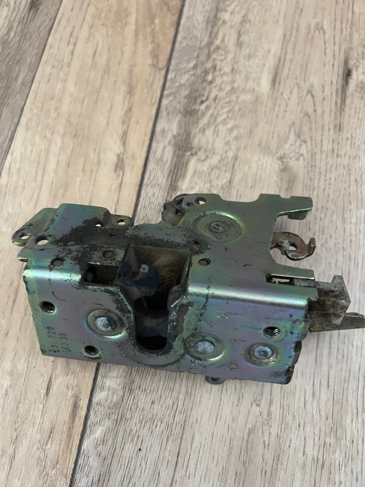 zámek Mercedes Benz VITO - 3