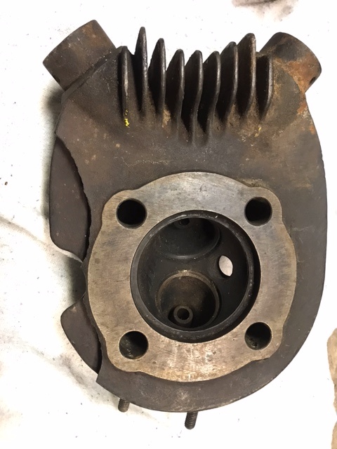 NSU 351 S., OS liatinová hlava na vinuté pružiny - 3