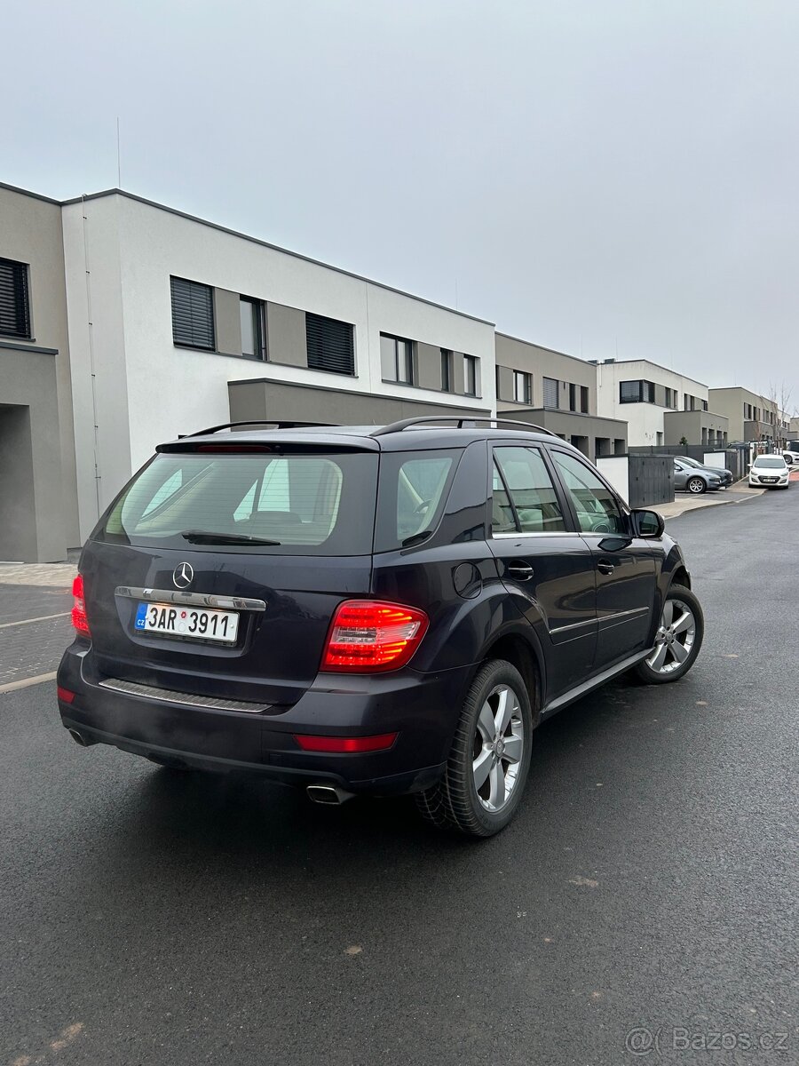 Mercedes-Benz ML 500 5.5 V8 4MATIC - 3