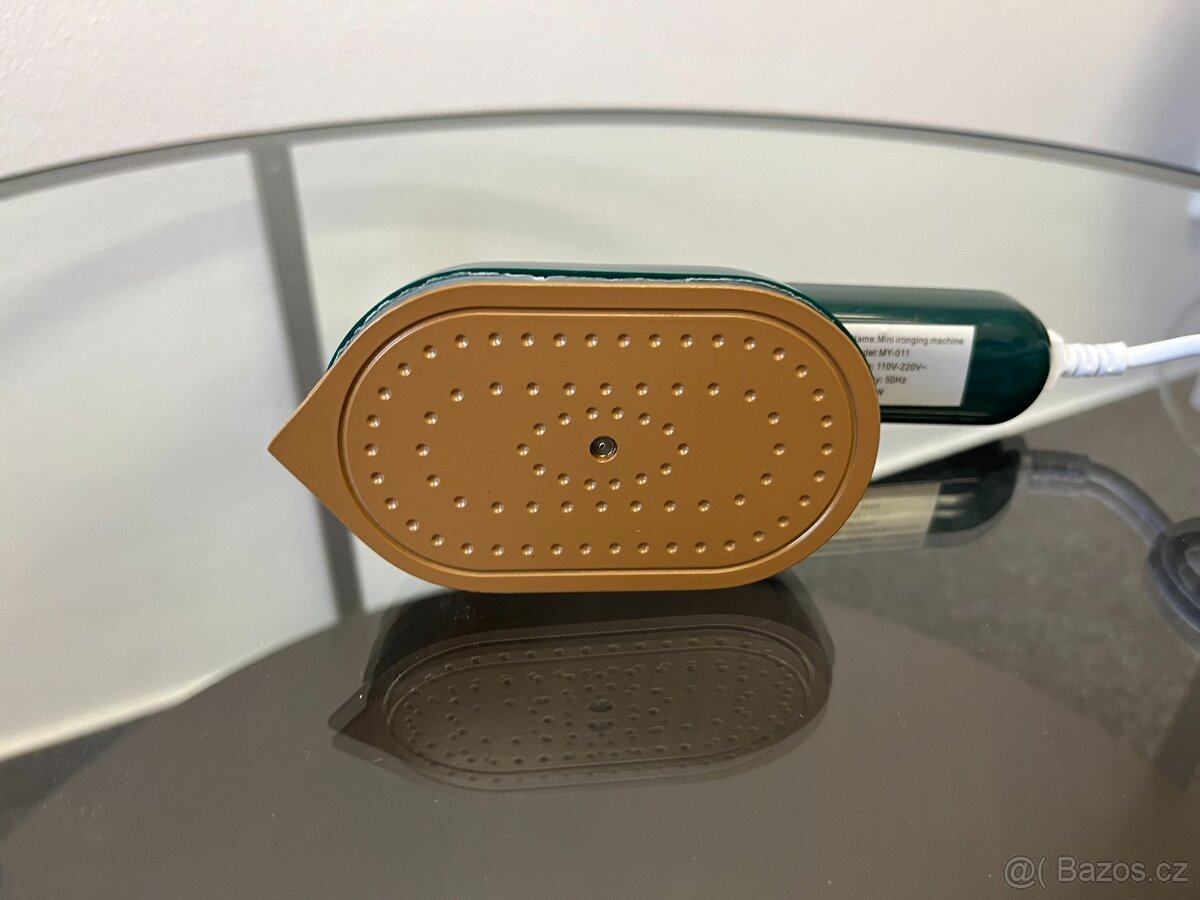 Mini napařovací žehlička - 3