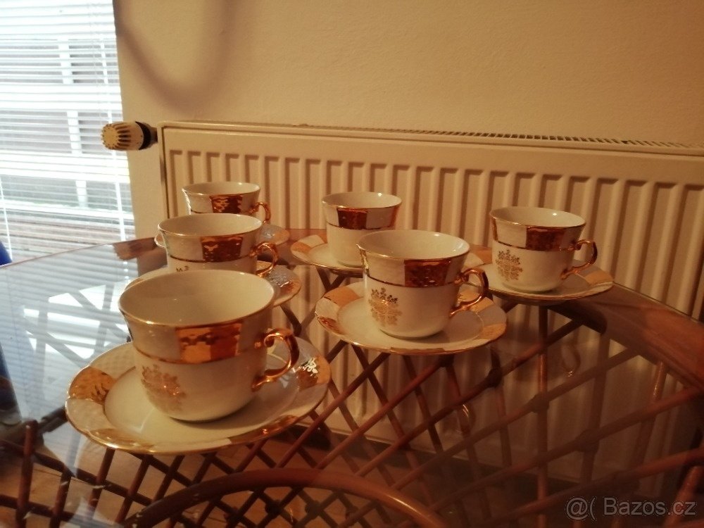 2 sady šálků a podšálků a sada skleniček - 3