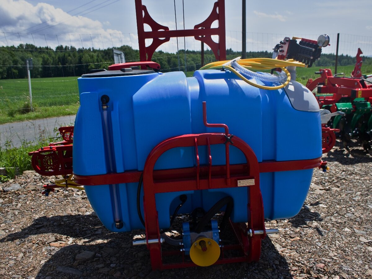 Postřikovač B 800/15 – polní postřikovač - 3