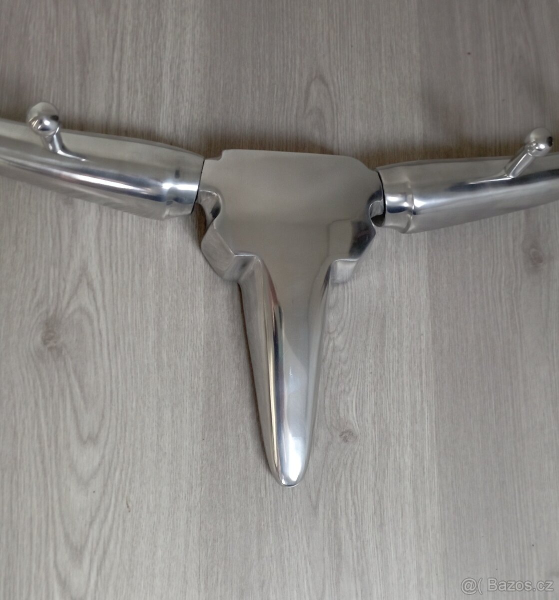 Designový věšák ve stylu býčí hlavy - 3
