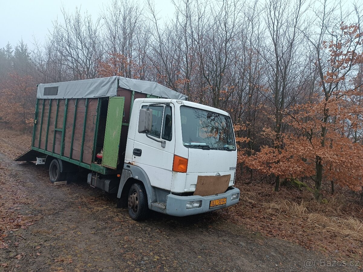 Prodám Nissan atleon - 3