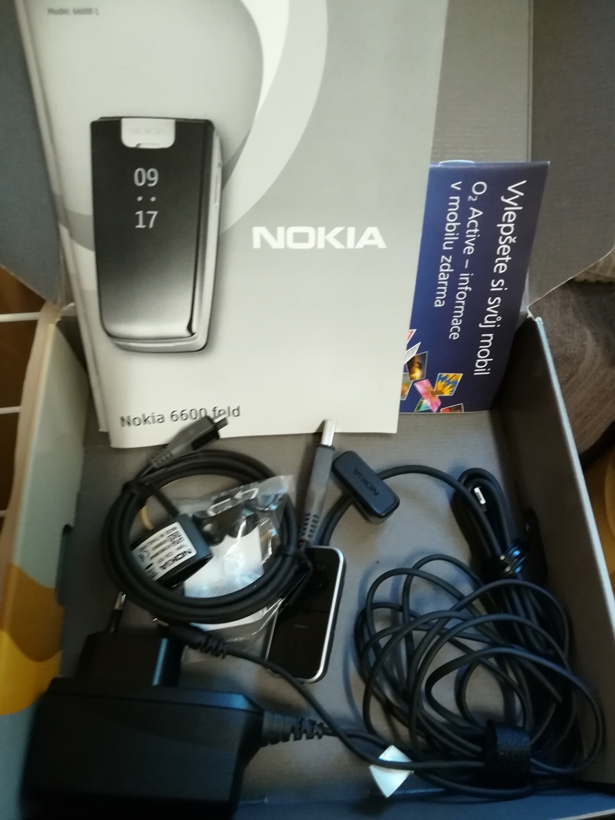Nokia 6600 Fold véčko komplet s krabicí, Praha - 3