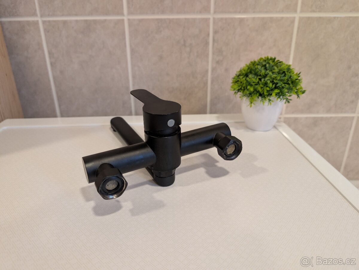 Vodovodní baterie nástěnná - černá - 3