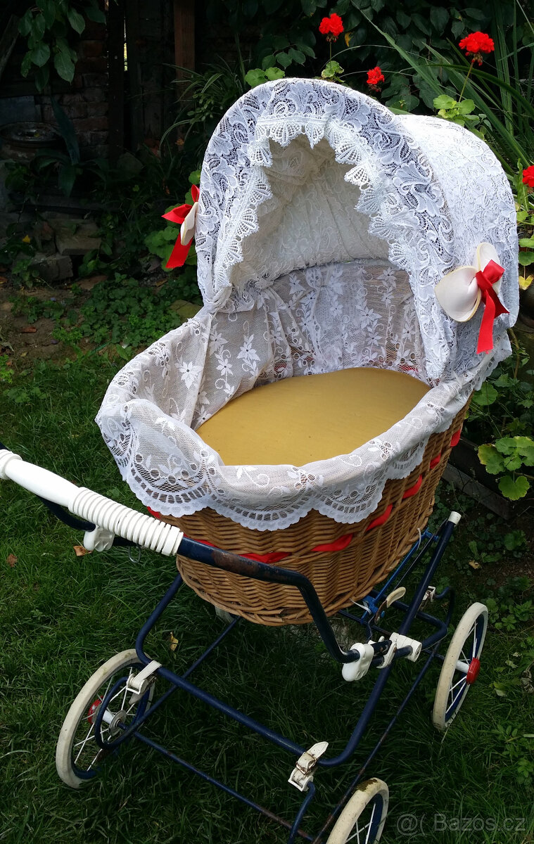 Jedinečný starožitný kočárek - 3