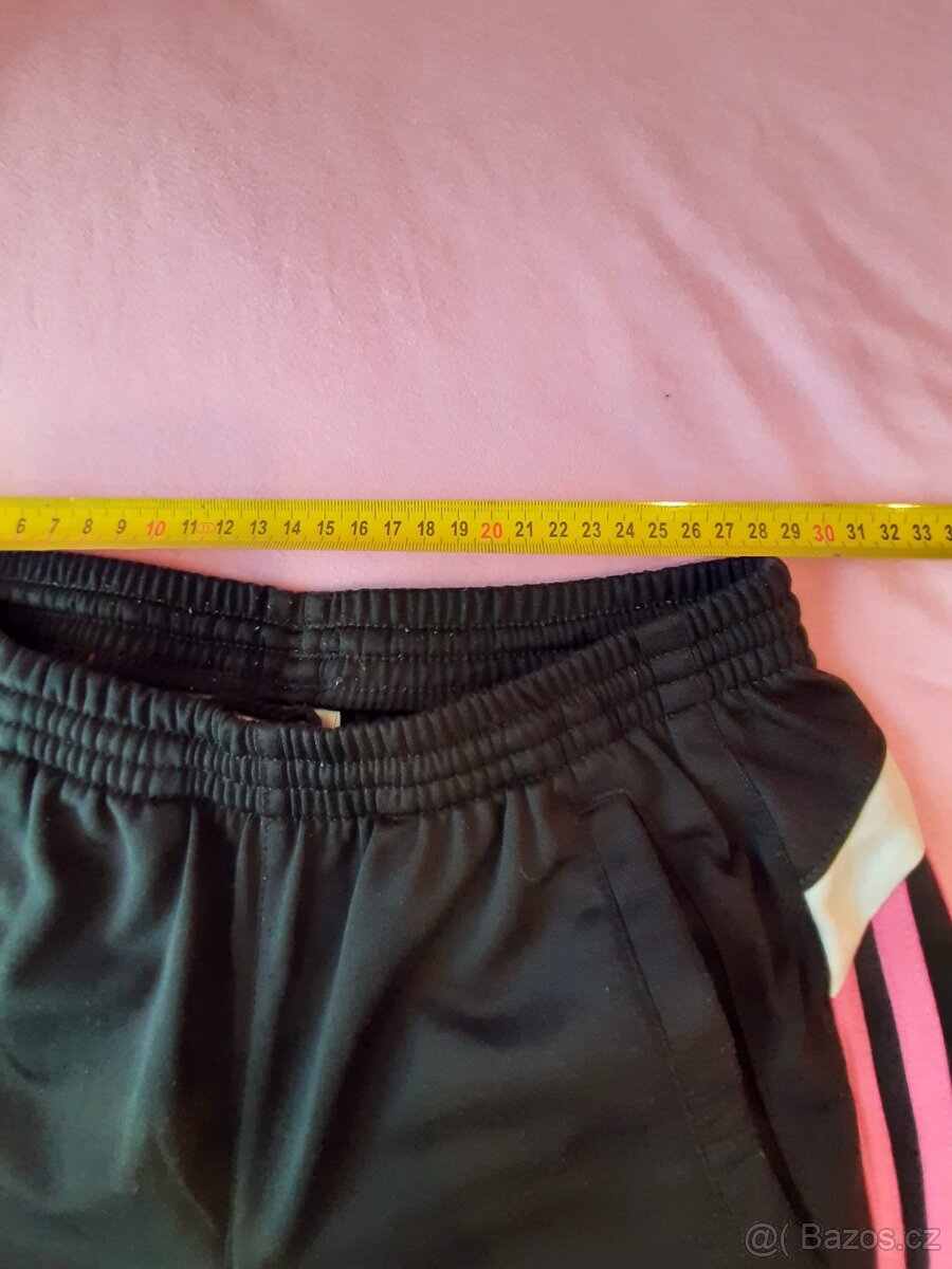 Hezké dívčí tepláky Adidas vel. 152 - 3