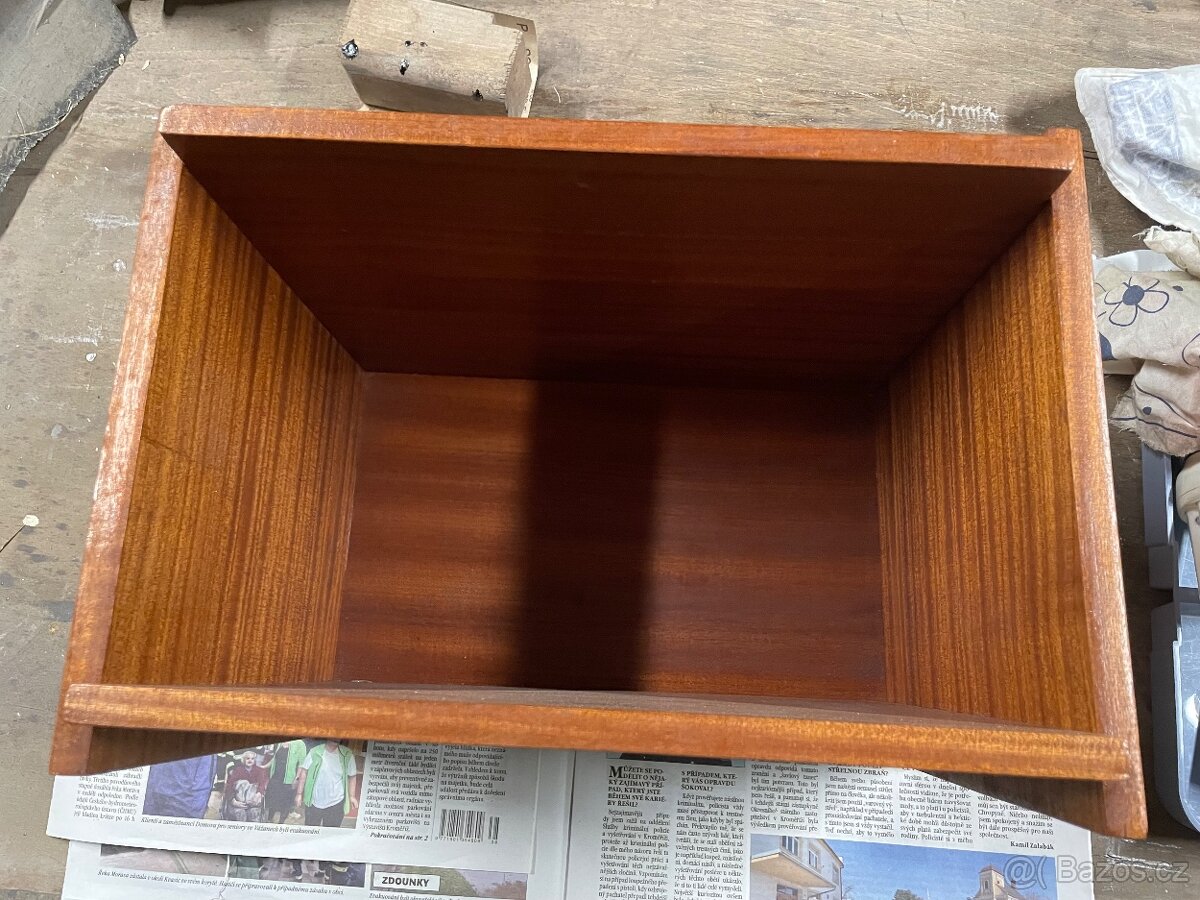 Dřevěná polička - 3