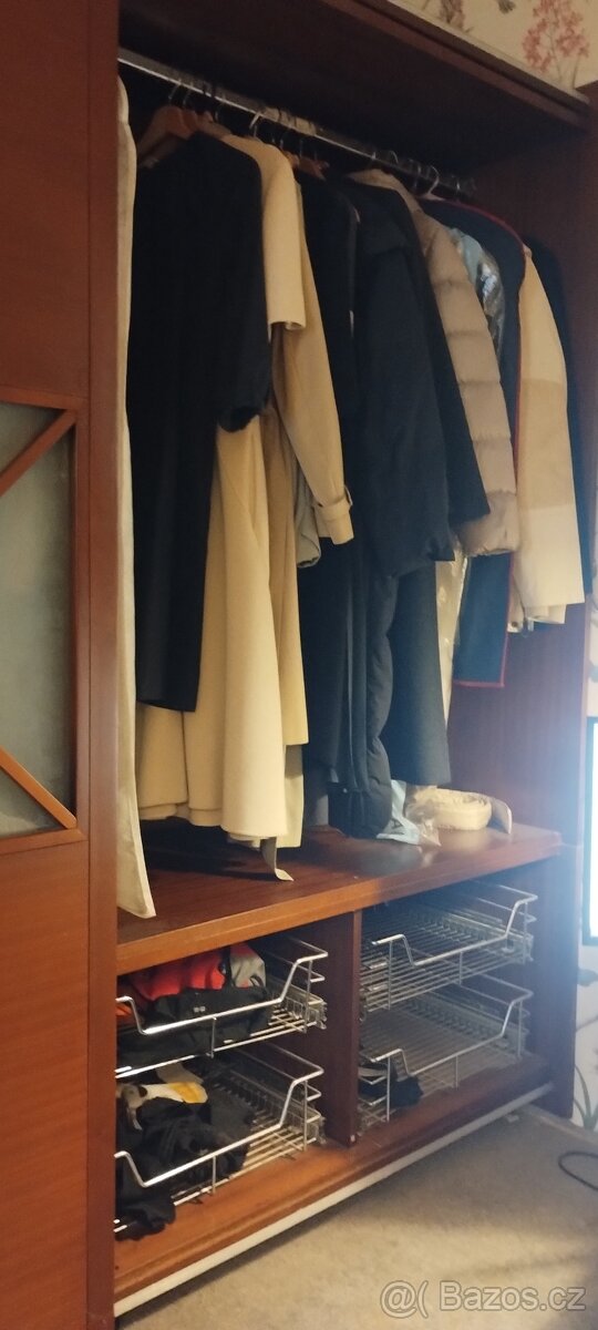 Šatní skříň - 3