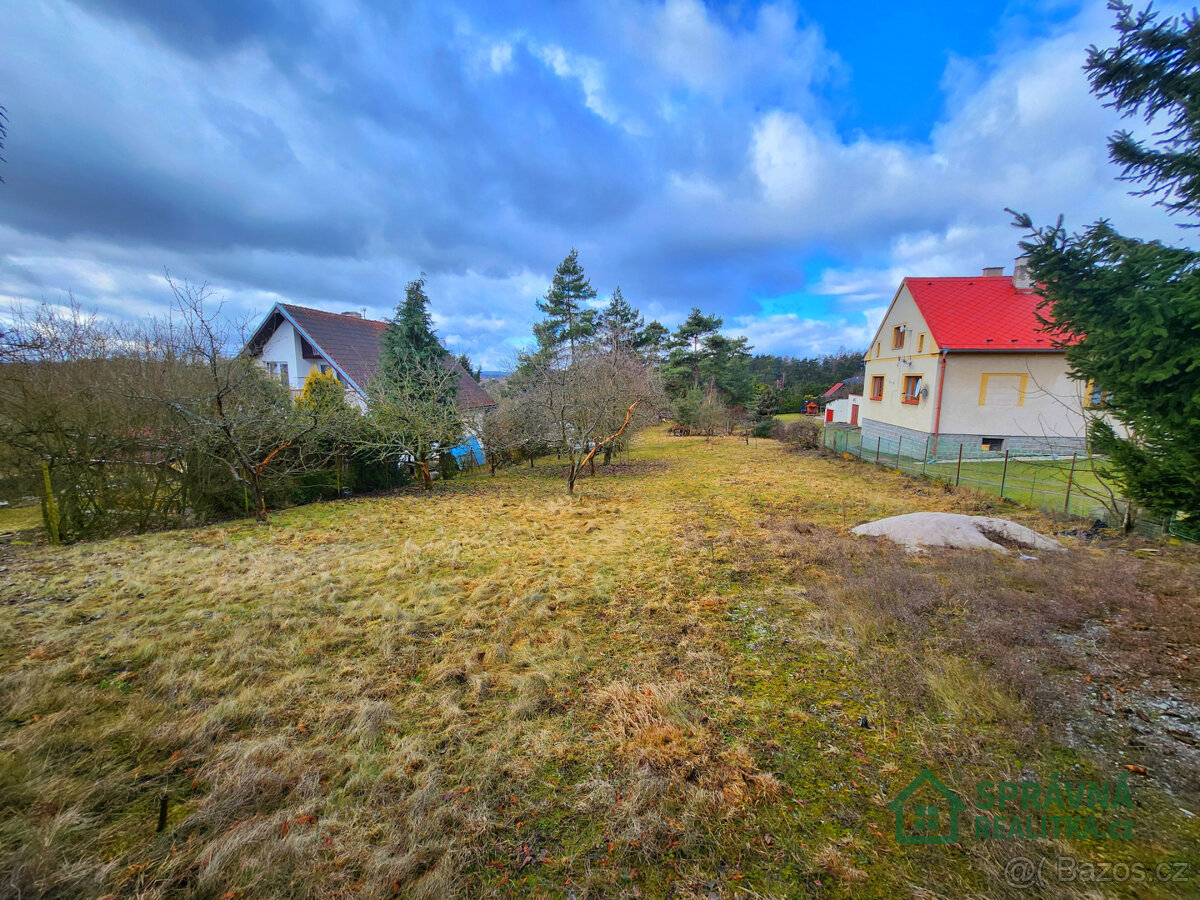 Prodej pozemku 2080m2 - 3