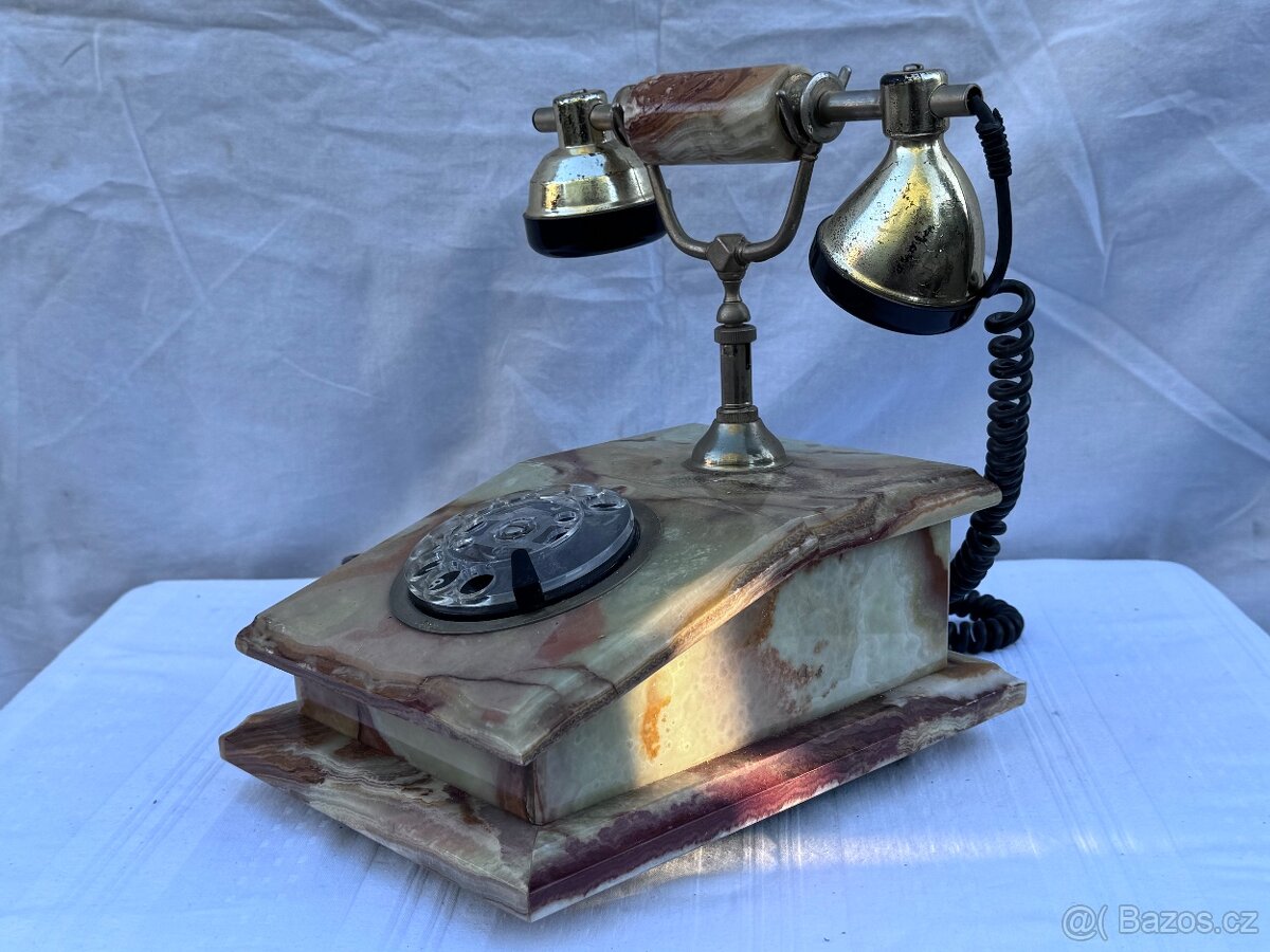 Velký onyxový telefon - 3