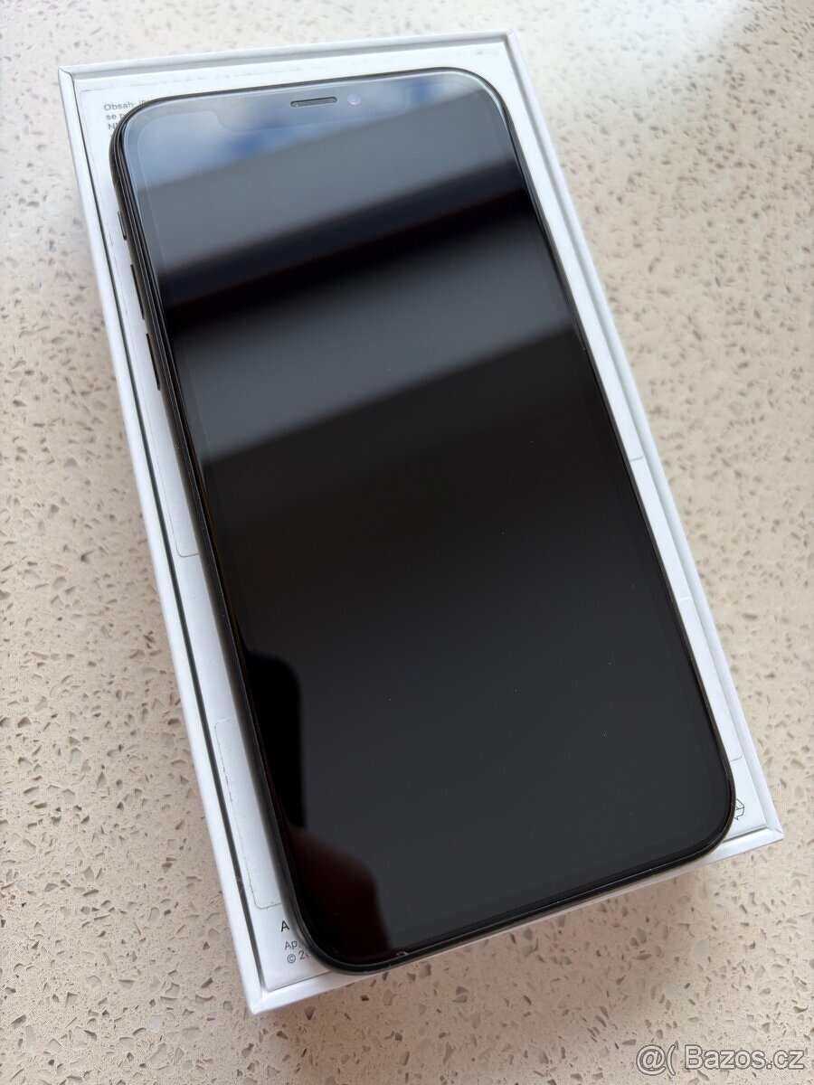 Apple iPhone XR 128GB - 3