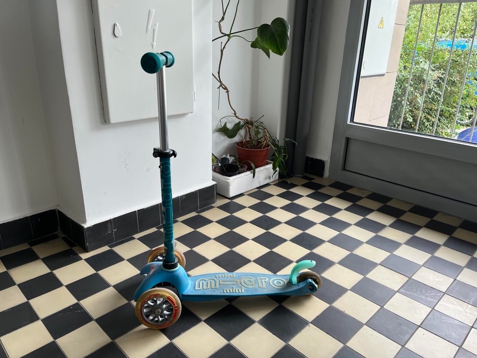 Dětská koloběžka Mini Micro Deluxe (od 2-6 let). - 3