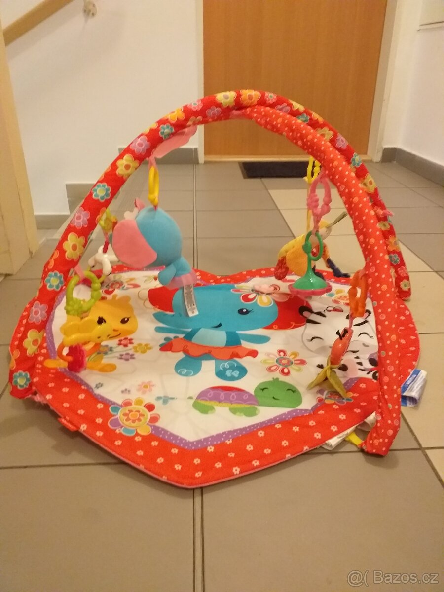 Hrací podložka s hrazdičkou ve tvaru srdíčka - 3