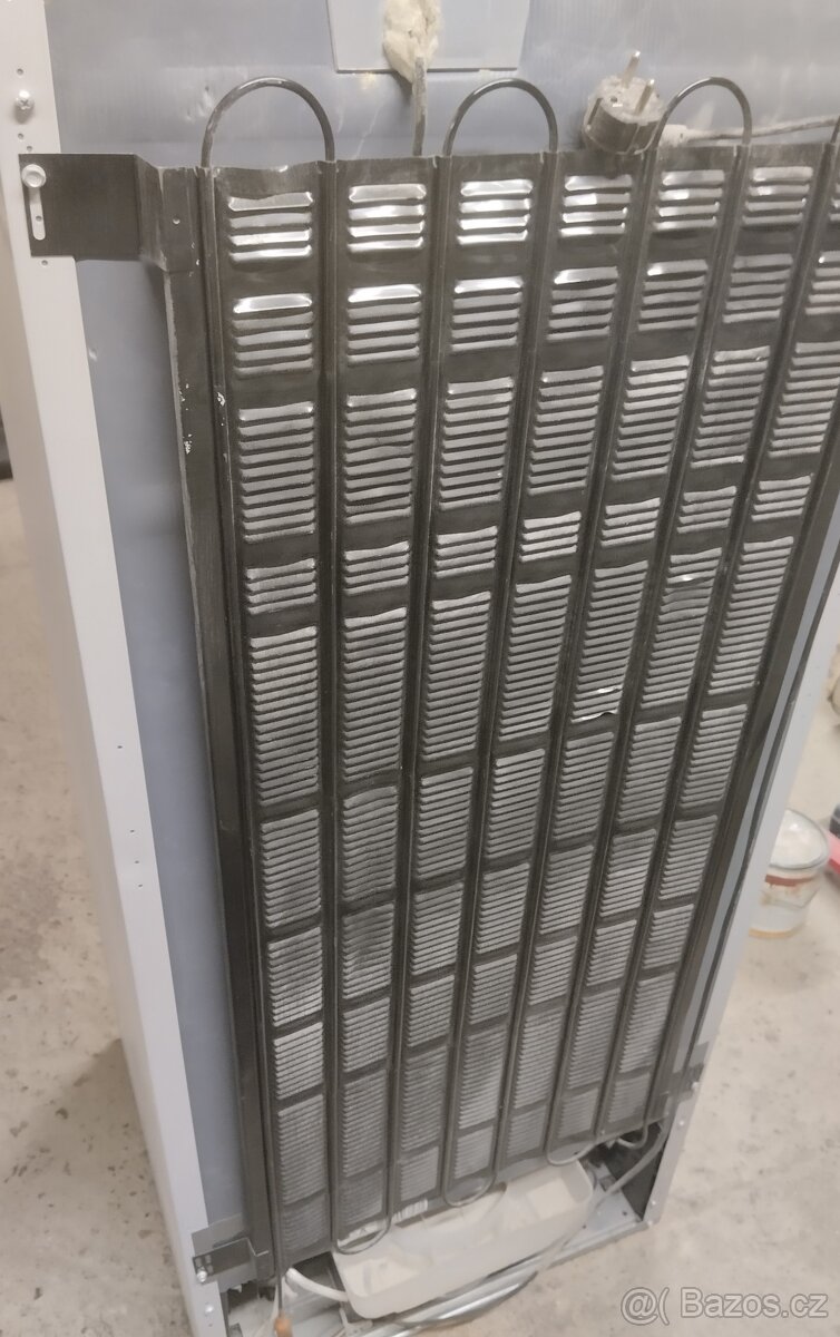 Prodám vinotéku Bauknecht - 3