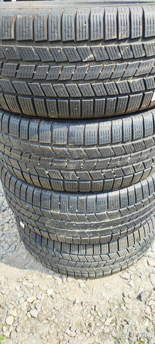 Prodám pneumatiky Pirelli Škorpion 245/45/20. - 3