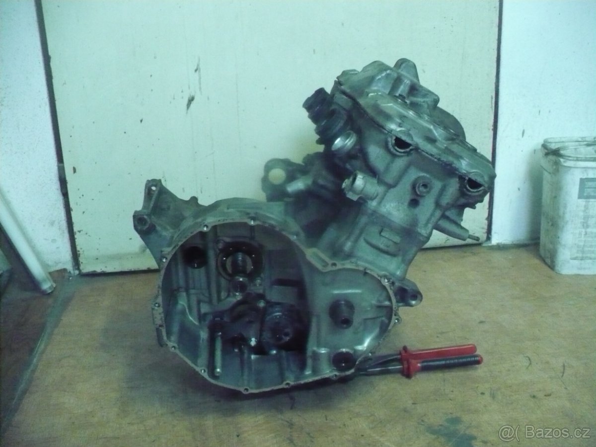 Honda CBR 500 PC 20 r. 88 díly - 3