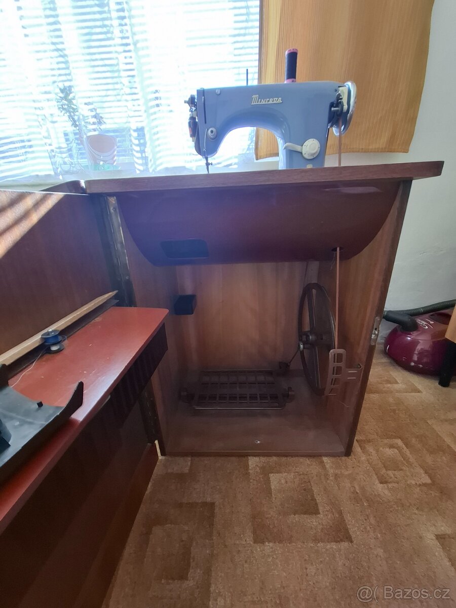 Šicí stroj - 3