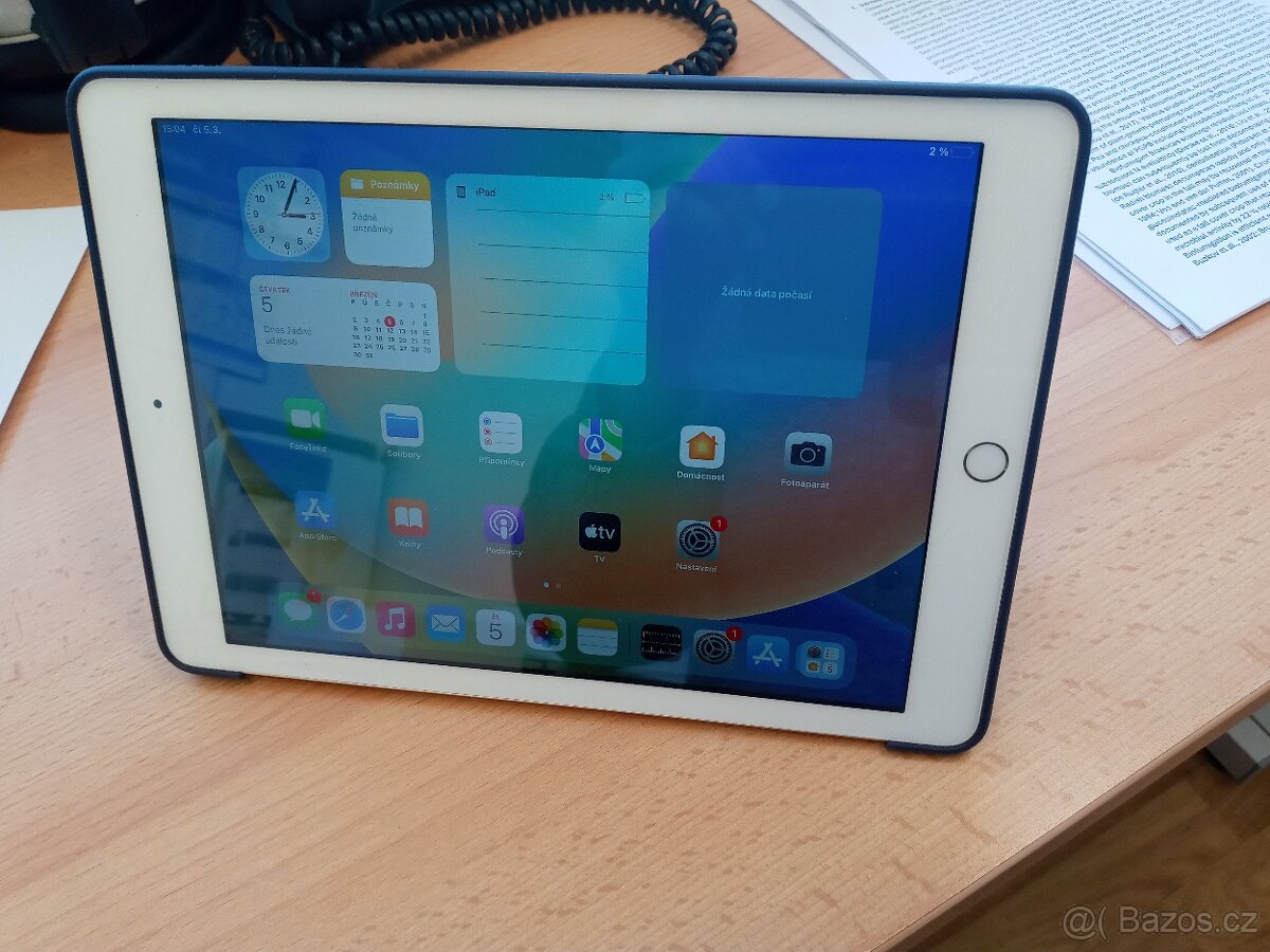 Apple iPad 9.7" (2017) 32GB Wi-Fi - 3
