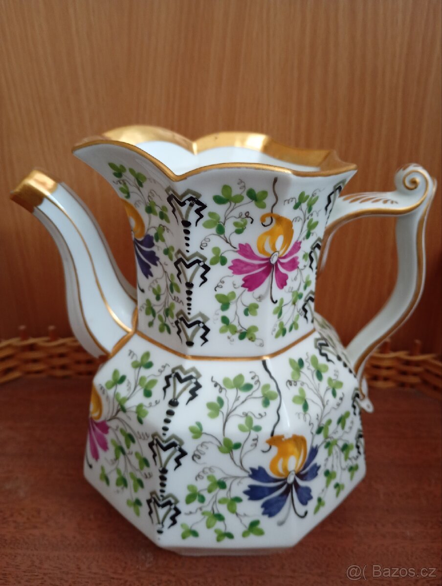 Porcelánová konvička - 3