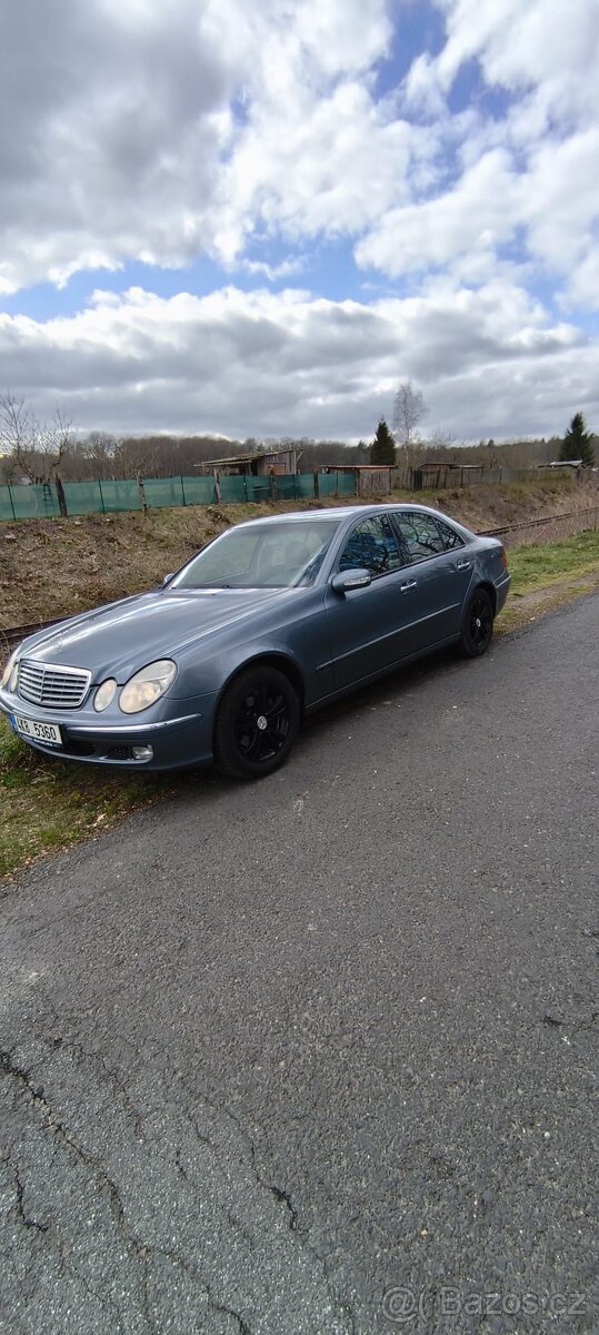 Mercedes-Benz E 211 - 3
