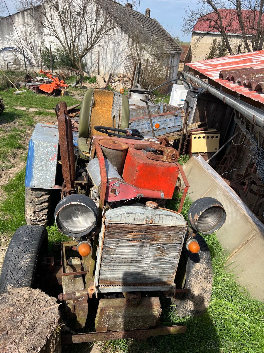 Traktor domácí výroby + vlečka - 3