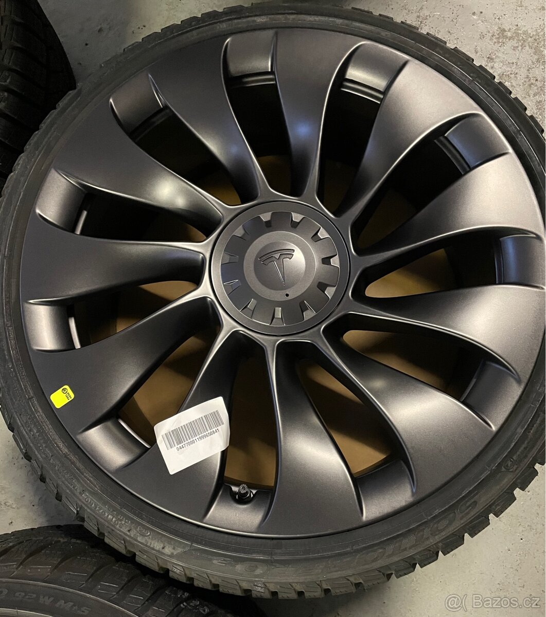 Original zimní Tesla Model 3 r20 + 235/35/20 100% - 3