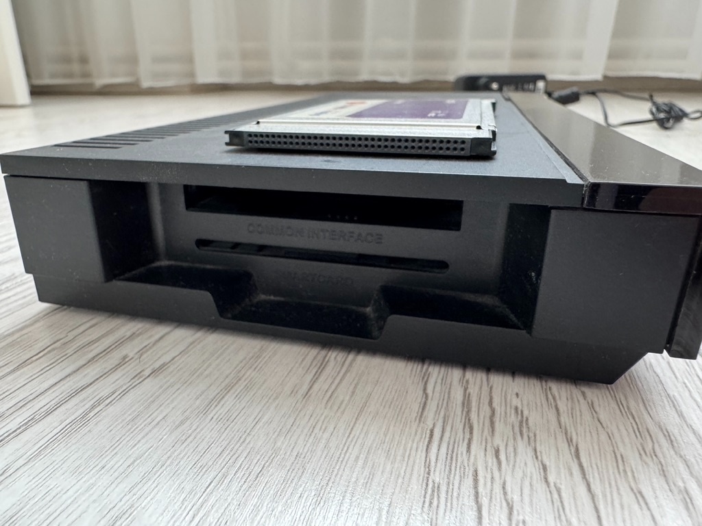 Satelitní přijímač TechniSat TechniStar S3 ISIO - 3