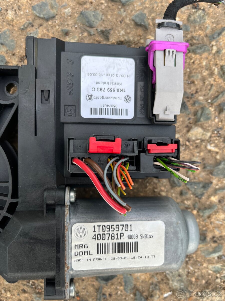 Motorek stahovačky Škoda Octavia 2 - 3