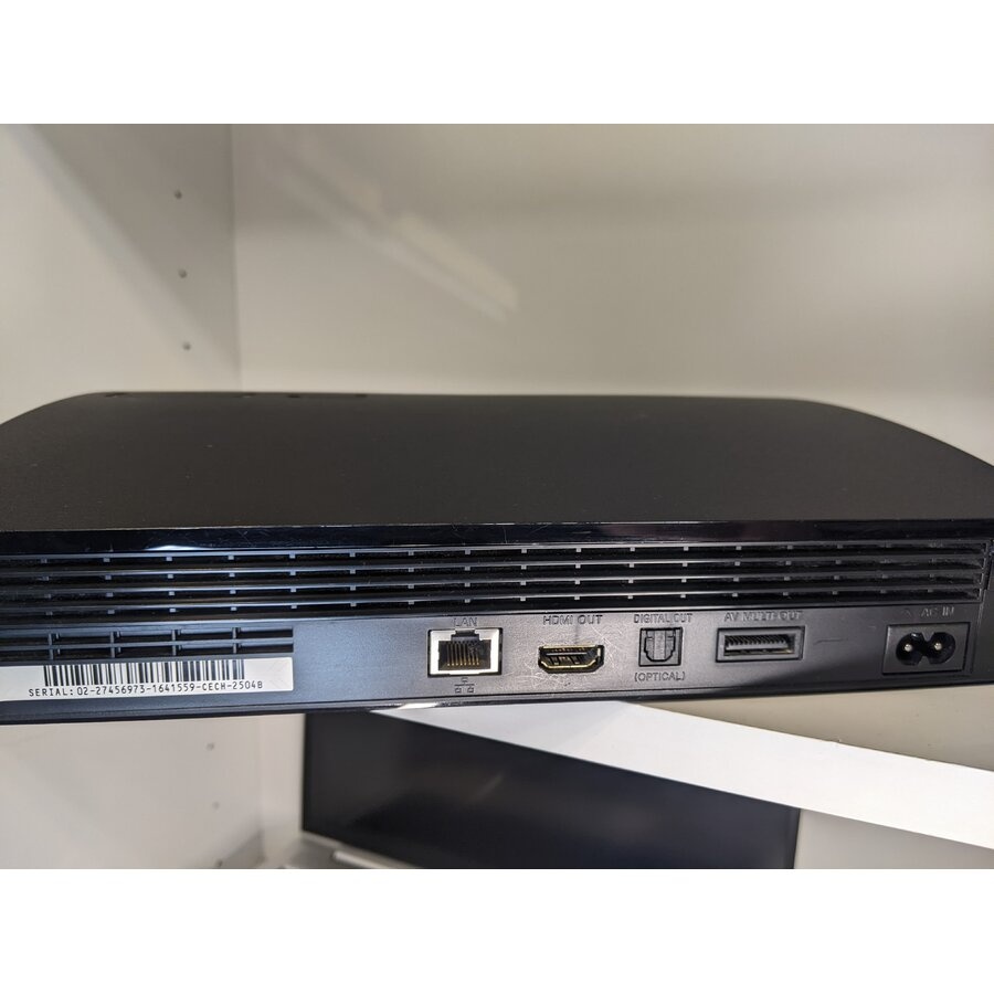 Bundle Sony Playstation 3 Slim +hry - 3