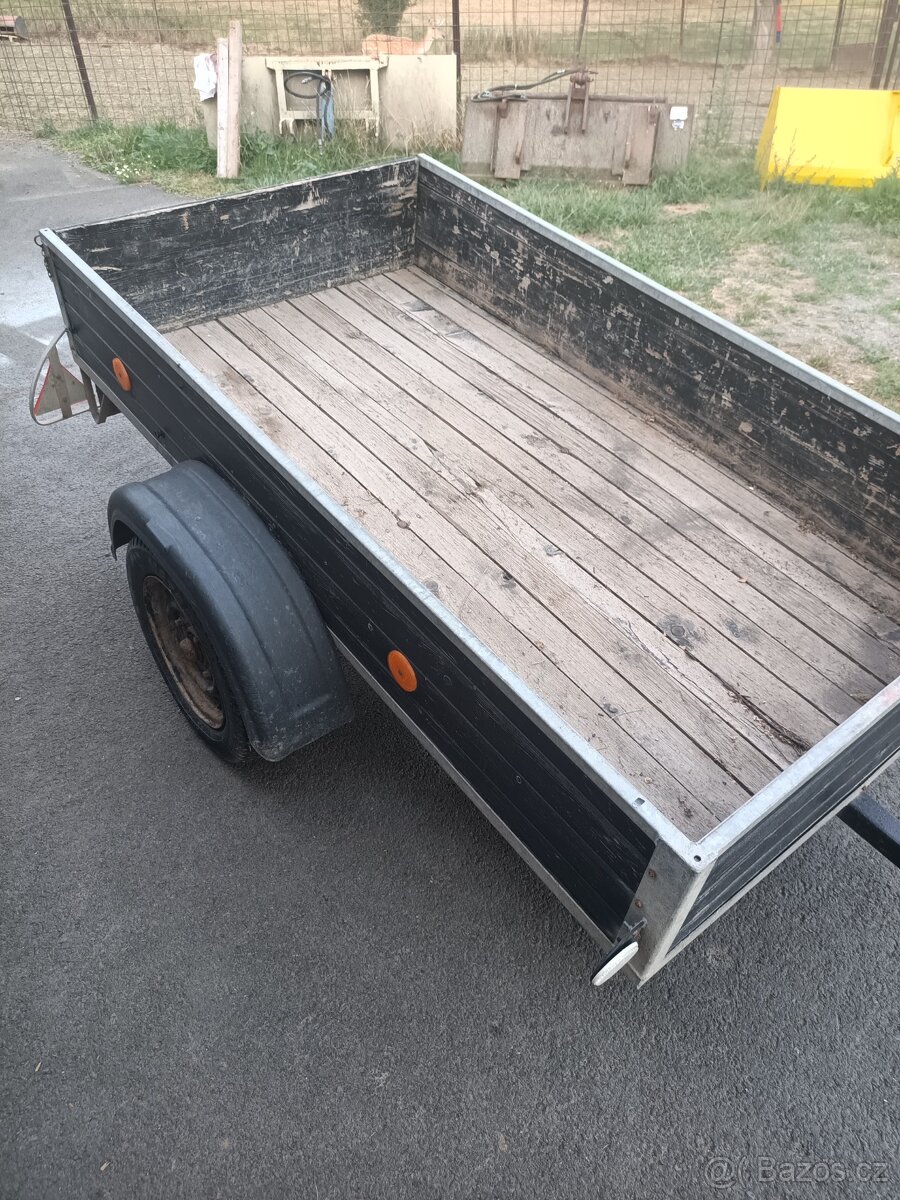 Přívěsný vozík s platnou STK - 3