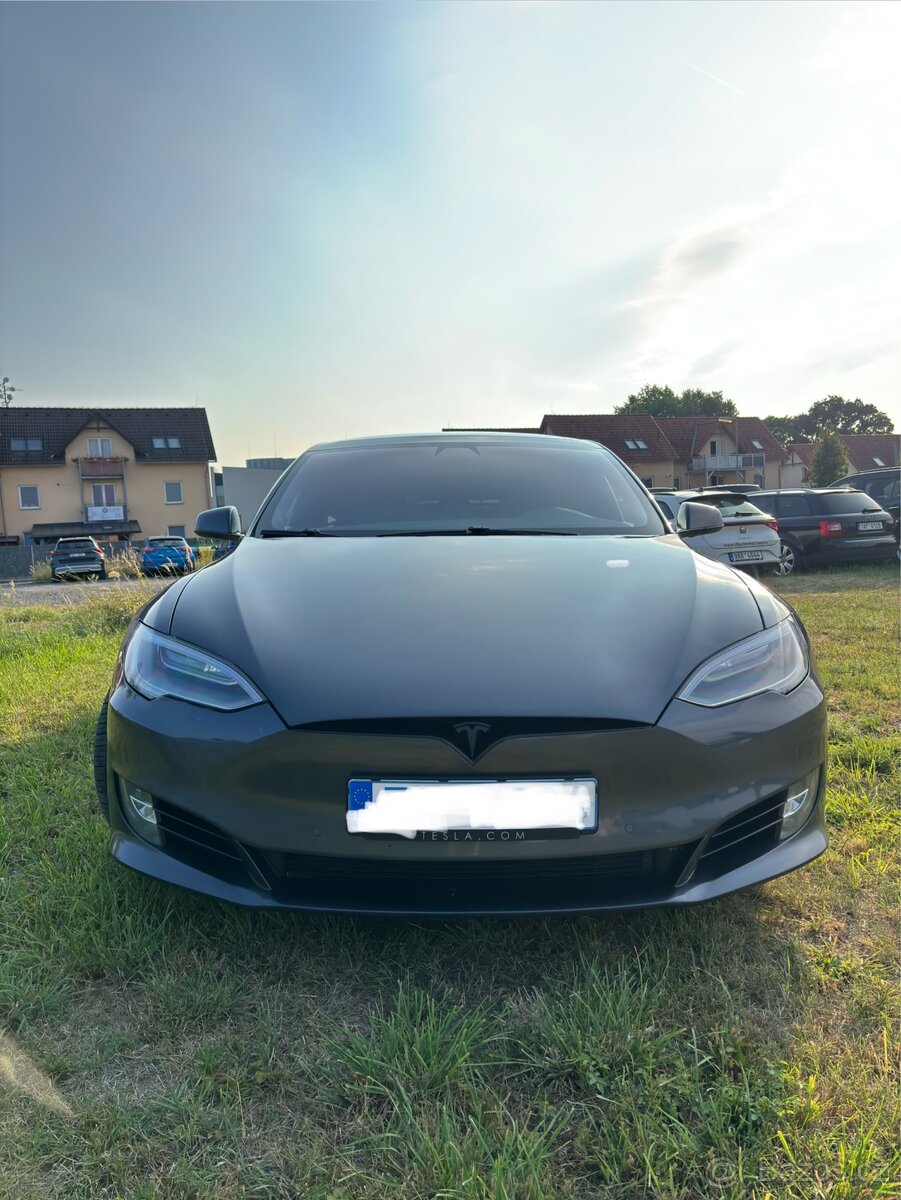Tesla model s 75D - 3