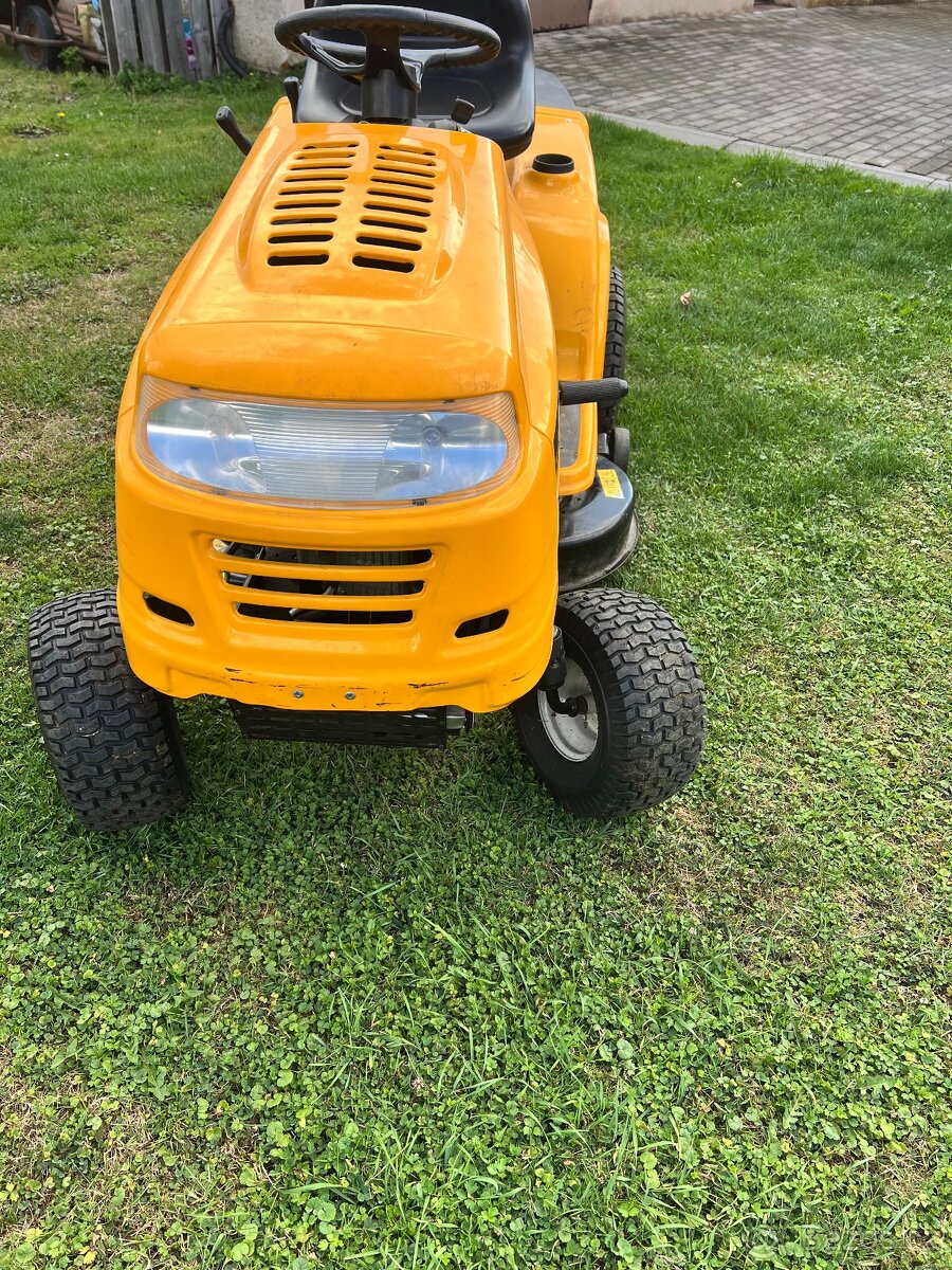 Zahradní traktor Riwall PRO RLT 92H - 3
