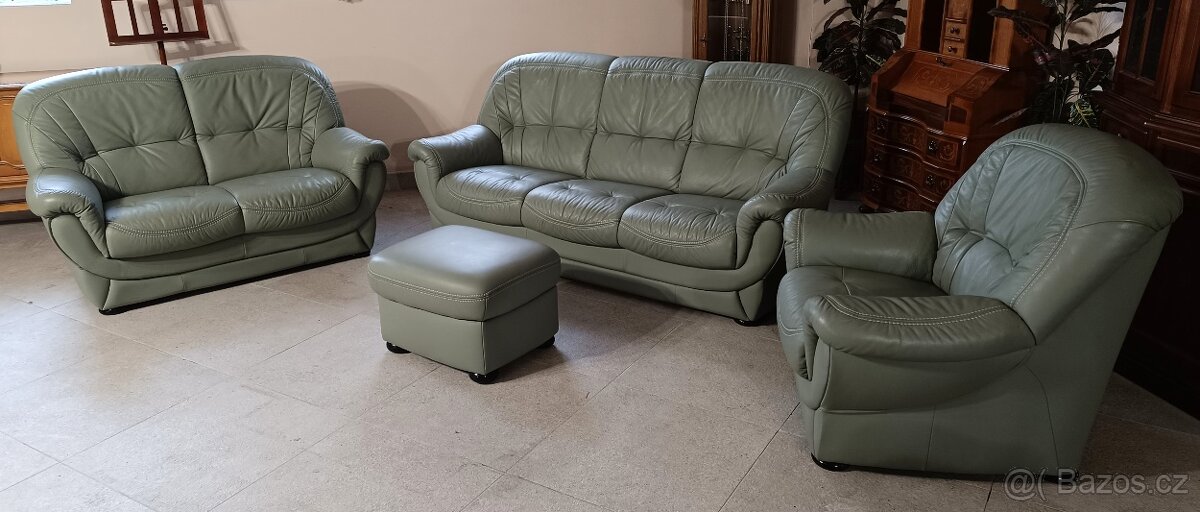 Kožená, sedací souprava 3+2+1+taburet. - 3