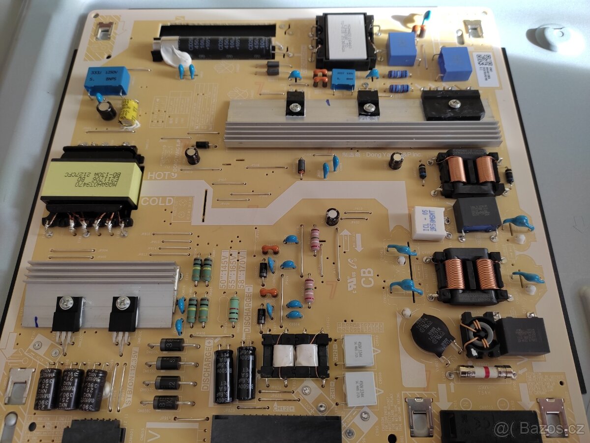 Samsung TV, Model: QE50Q67AAUXXH Smart QLED - 3